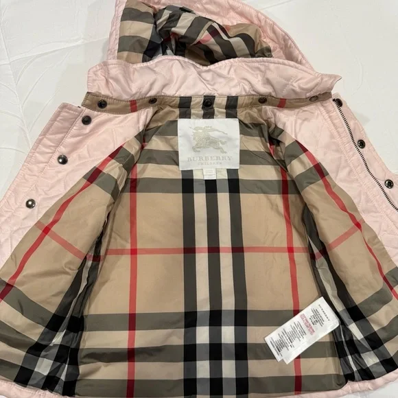 Burberry Light Pink Quilted Kids Puffer Jacket - Picture 3 of 7